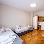 2bdrm Warna